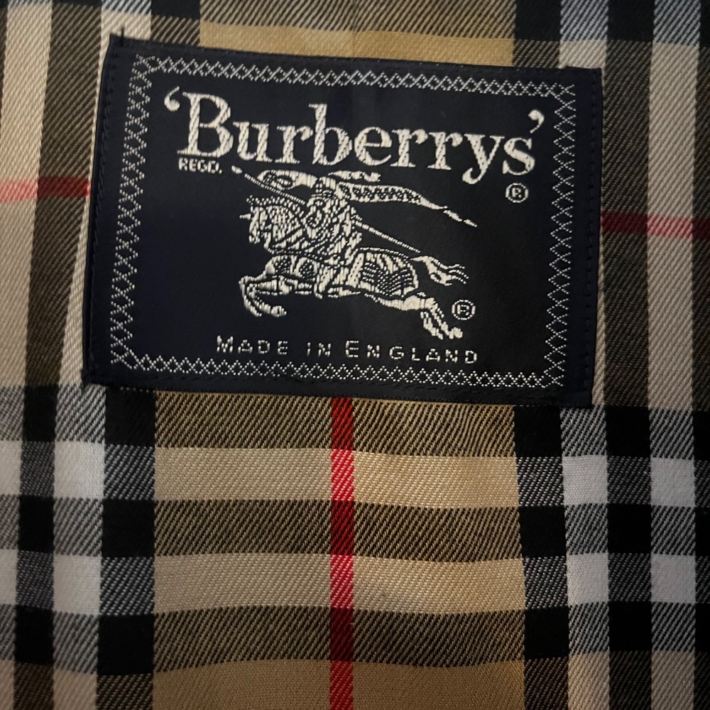 Women's’/Men’s Burberry Trench Coat - Extra Long - Picture 11 of 16